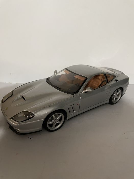 Ferrari 550 maranello escala 1/18