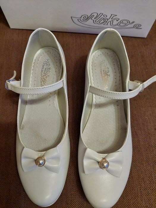 Buty białe / komunia święta / czółenka / baleriny /rozm. 35 SUPER STAN