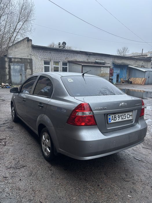 В продажі авто
Авто на повному ходу
Мотор працює як годинник не димить
Акпп переключає чітко без ривків і ударів
Кузов не гнилий не ржавий
Хороша зимня гума 23року
З документами порядок
Два ключі