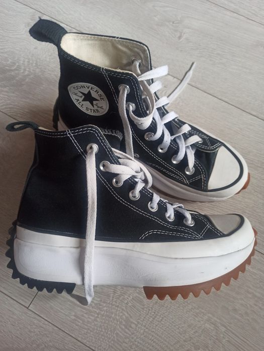 Converse na platformie 37