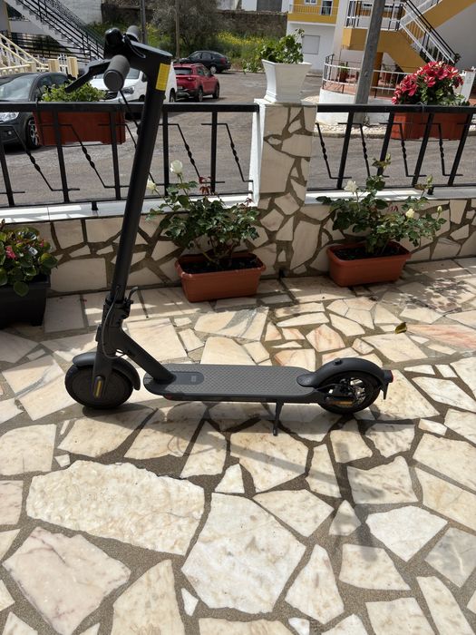 Trotinete Xiaomi Mi Electric Scooter Essential