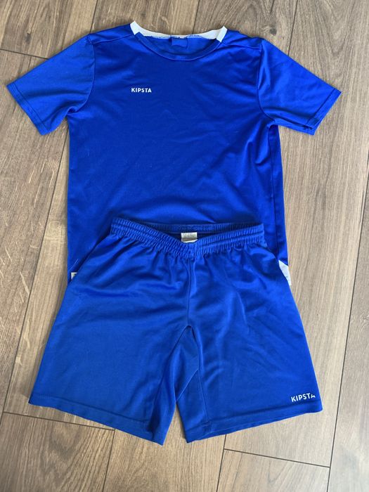 Strój sportowy chłopięcy