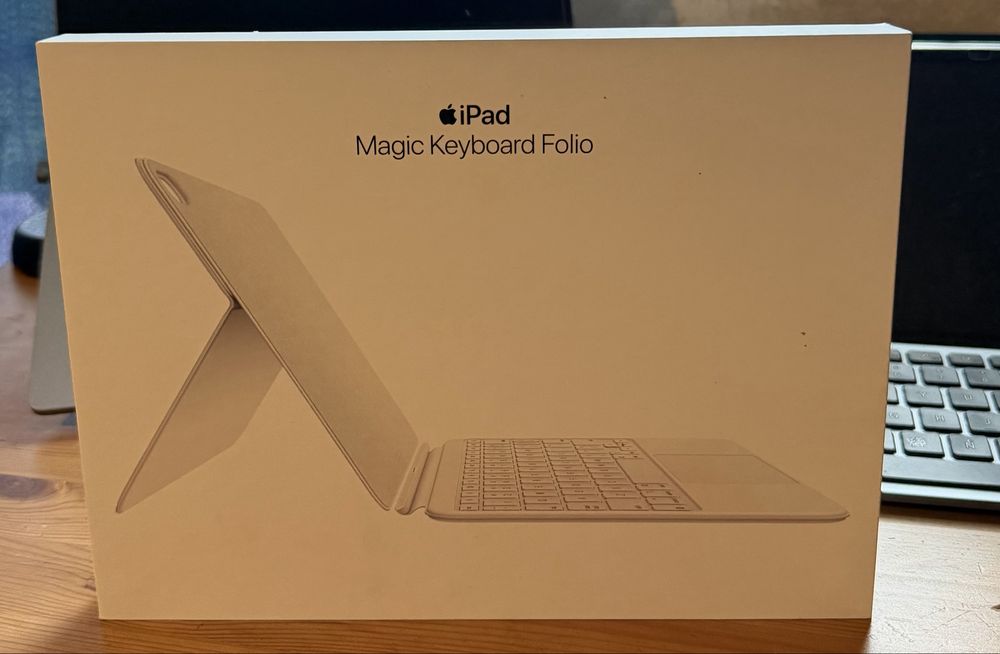 iPad Magic Keyboard (New)