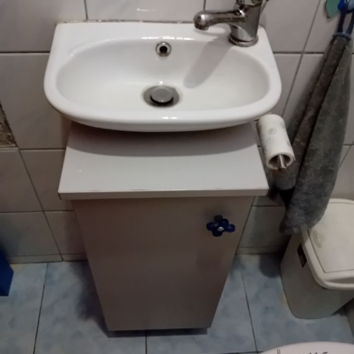 Szafka z umywalką szara