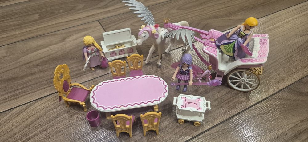 Playmobil zestaw karoca tron zamek