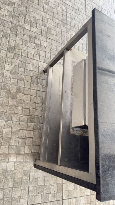 Mesa/Bancada Profissional em Inox com Tampo em Granito Preto