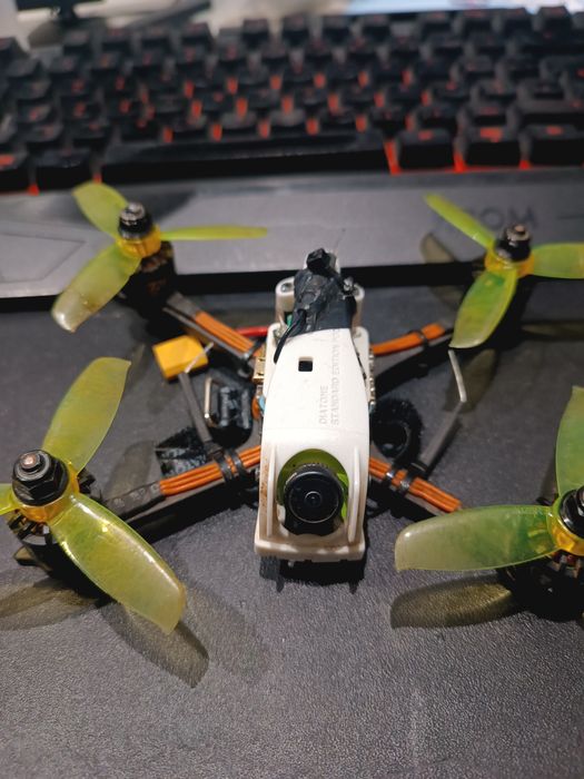 Drone analógico Diatone R349 frsky