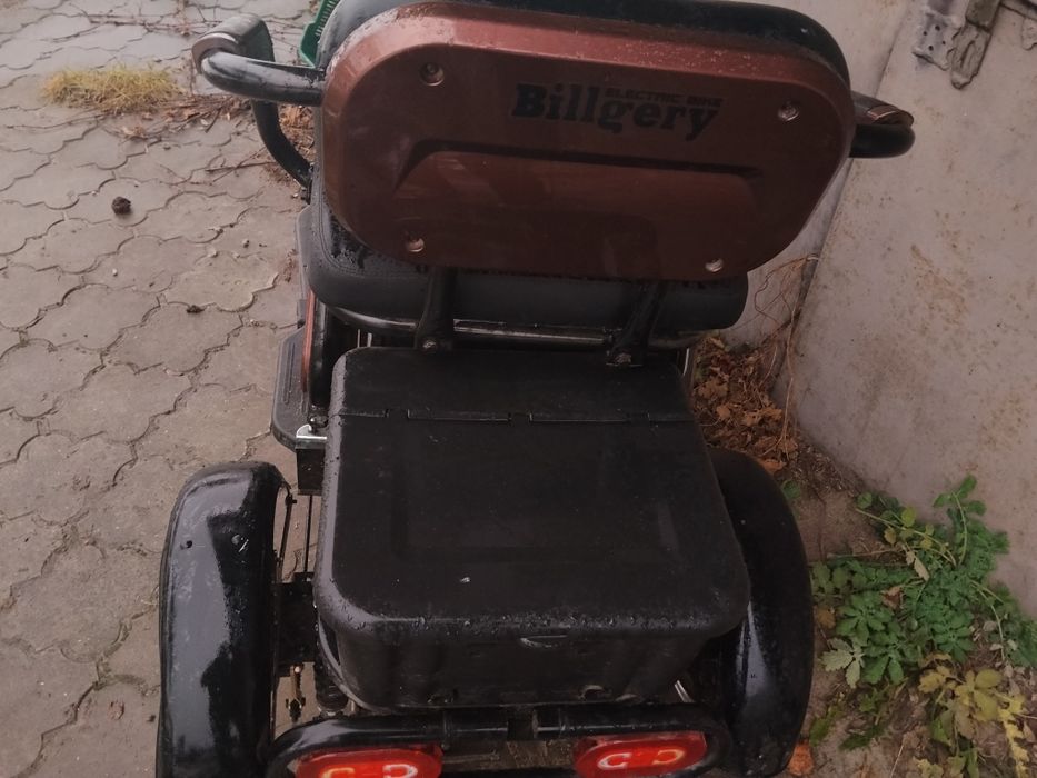 Продам електроскутер триколісний