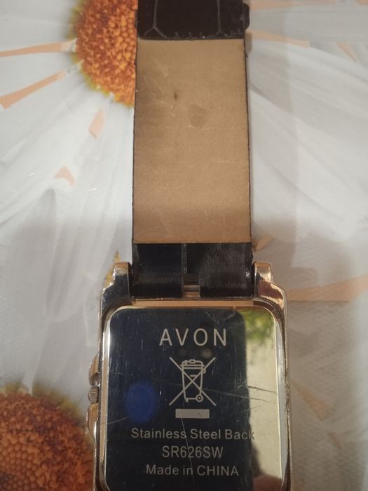 Продам наручные часы ,,Avon