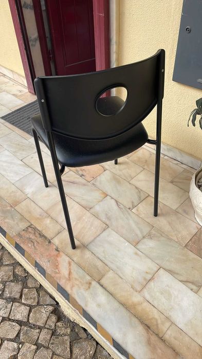 Cadeira e Candeeiro ikea para secretaria