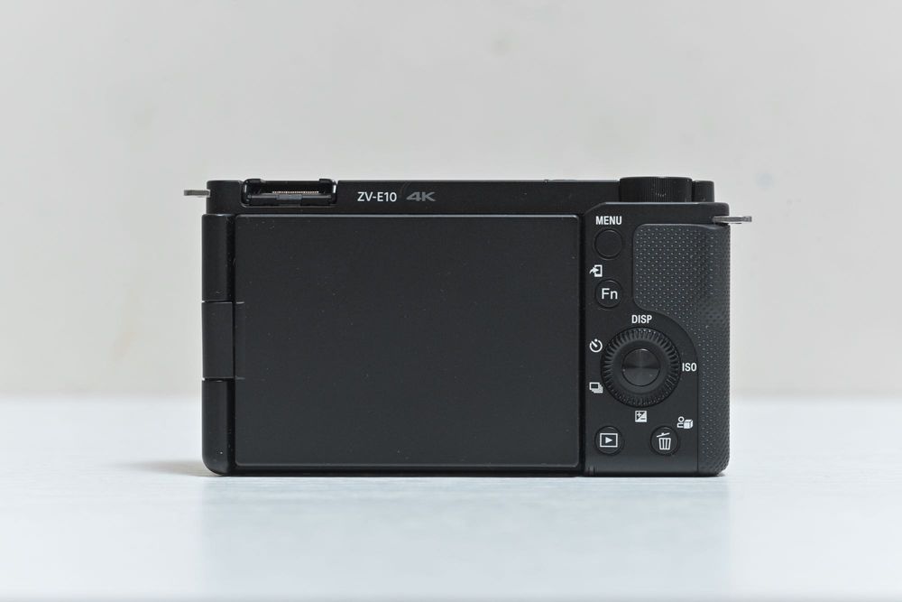 Sony ZV-E10 + 16-50 mm пробіг 0200 кадрів / без передоплат + гарантія