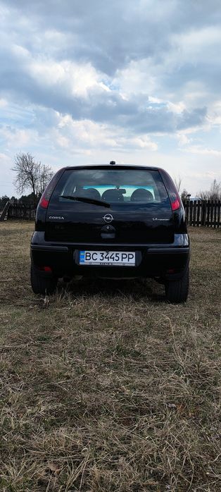 Opel Corsa 1.4 бензин ,2005