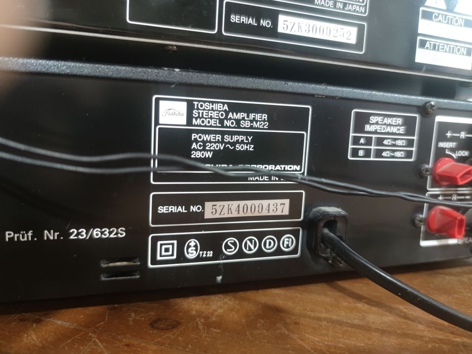 Aparelhagem TOSHIBA - Gira disco, Amplificador, Radio