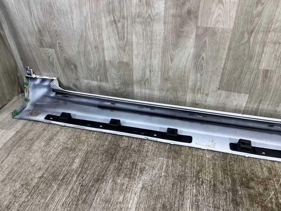 Порог правый Volvo XC90 2 ( 2015 - 2023 г. ) Накладка порогу 31672371