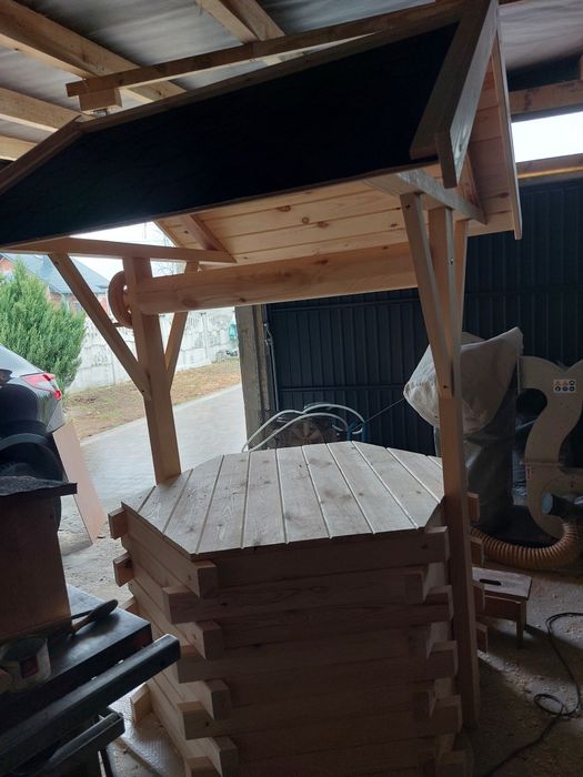 Studnia drewniana ogrodowa