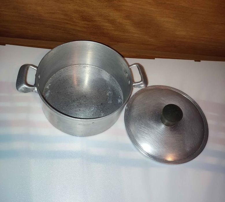 Tacho com tampa de alumínio