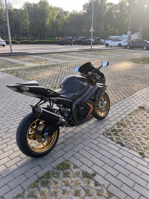 Продам suzuki gsxr 1000 k7-k8