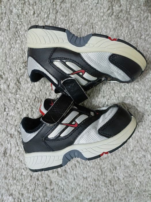 Buty sportowe dla chłopca rozmiar 22,5