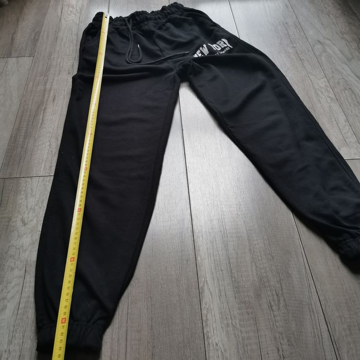 Spodnie dresowe r. XS Bershka