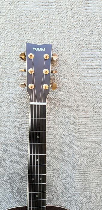 Guitarra electroacustica Yamaha LL-TA.