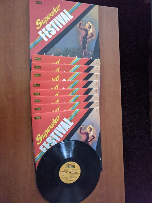 *Vendo coletâneas em vinil*