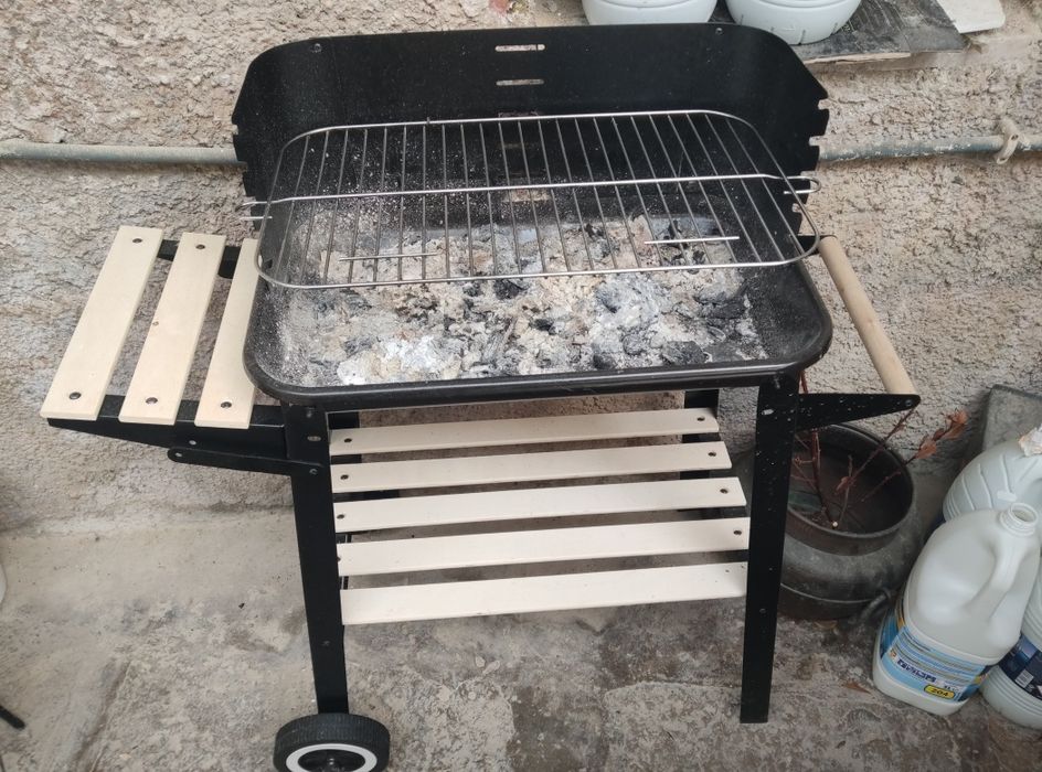 Vendo grelhador a carvão, novo, na caixa!!!
