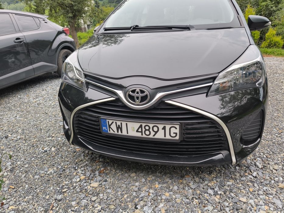 Toyota Yaris III czarna benzyna