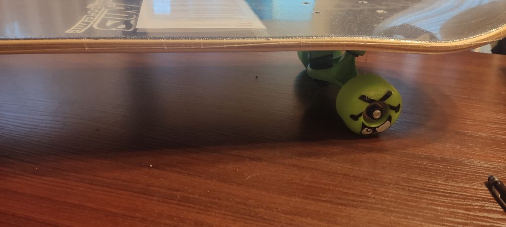 Deskorolka nowa, szeroka.