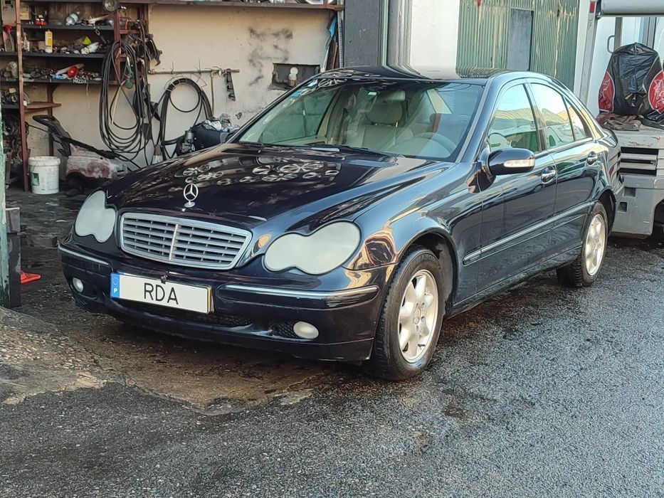 MERCEDESCLASSEC2001