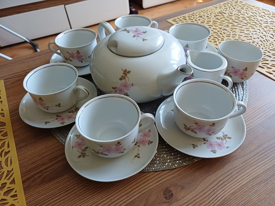 Zestaw porcelany Karolina ze srebrnymi akcentami