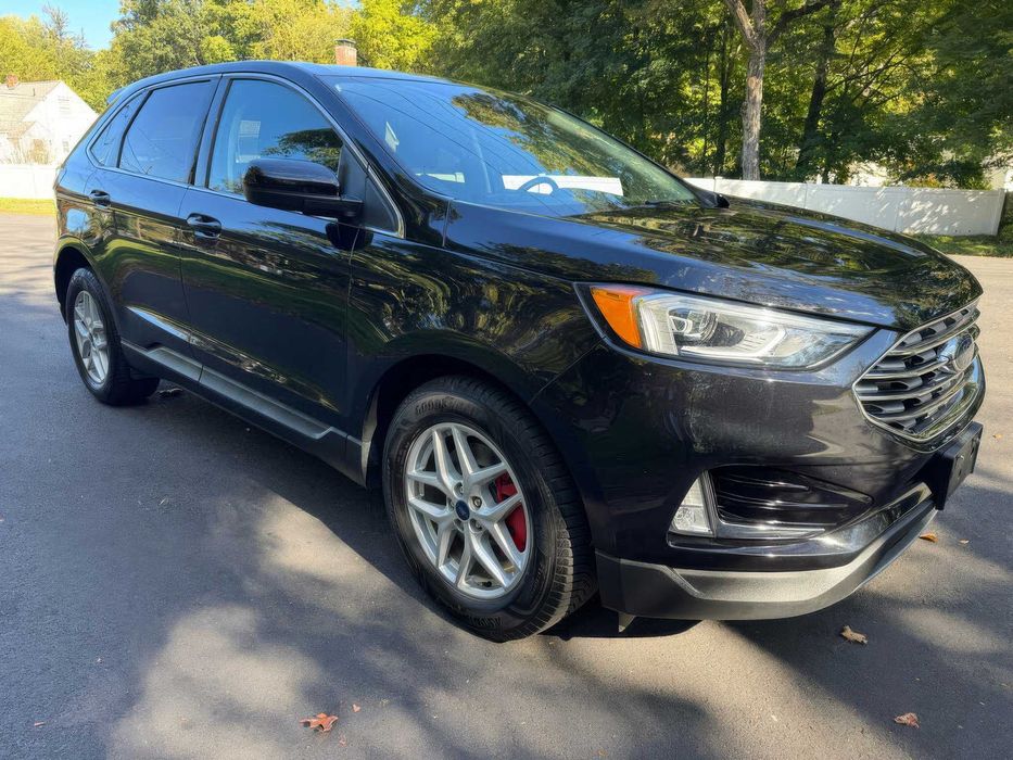 Ford Edge      2021