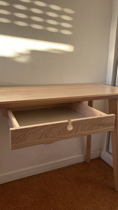 Secretária, chapa de freixo