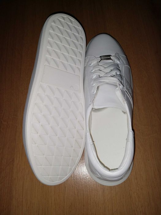 НОВЫЕ Ботинки зима демисезон Кеды Кроссовки 39 р (25-25,5см)