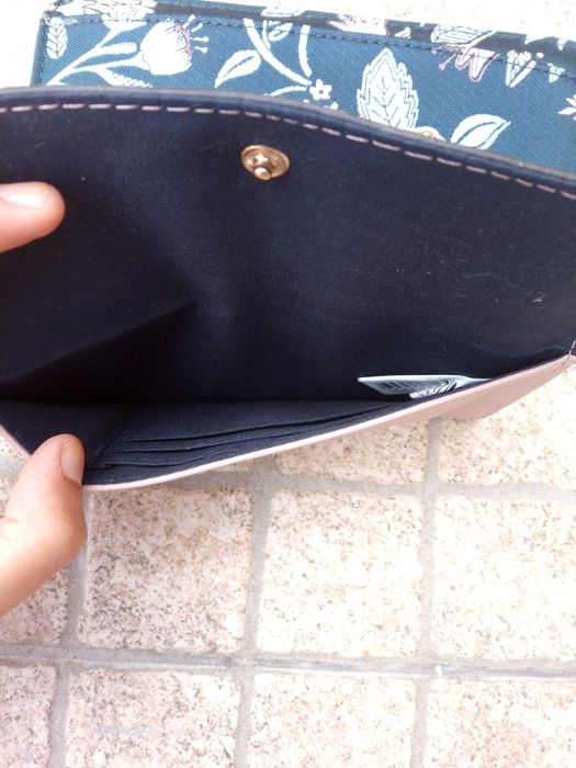 Porta-moedas Parfois azul e rosa grande