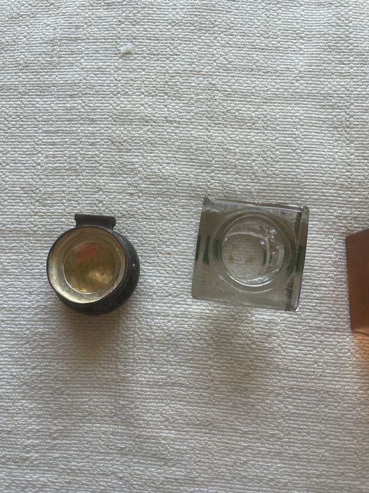 Mini tinteiros antigos em vidro