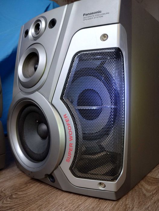 Потужний 700 Вт Panasonic AK-45 ( Блютуз - AUX ) Внутри сабы сабвуферы