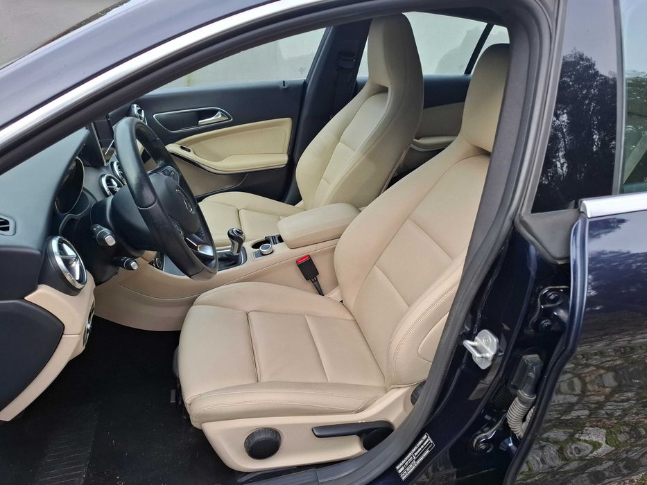 Mercedes CLA 180 d Shooting Brake Apenas 130 Mil Kms de 2017