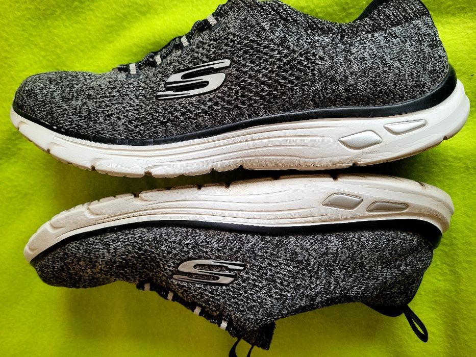 Skechers relaxed fit  40