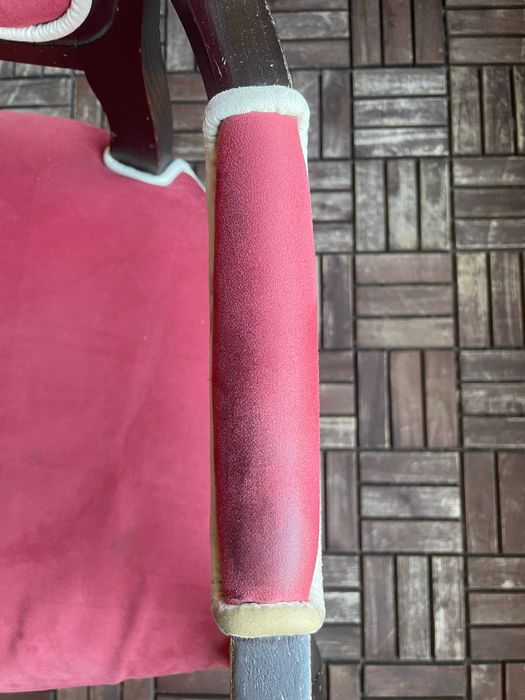 CADEIRÃO BÉRGÈRE LOUIS XV estrutura nogueira, estofo veludo bordeaux