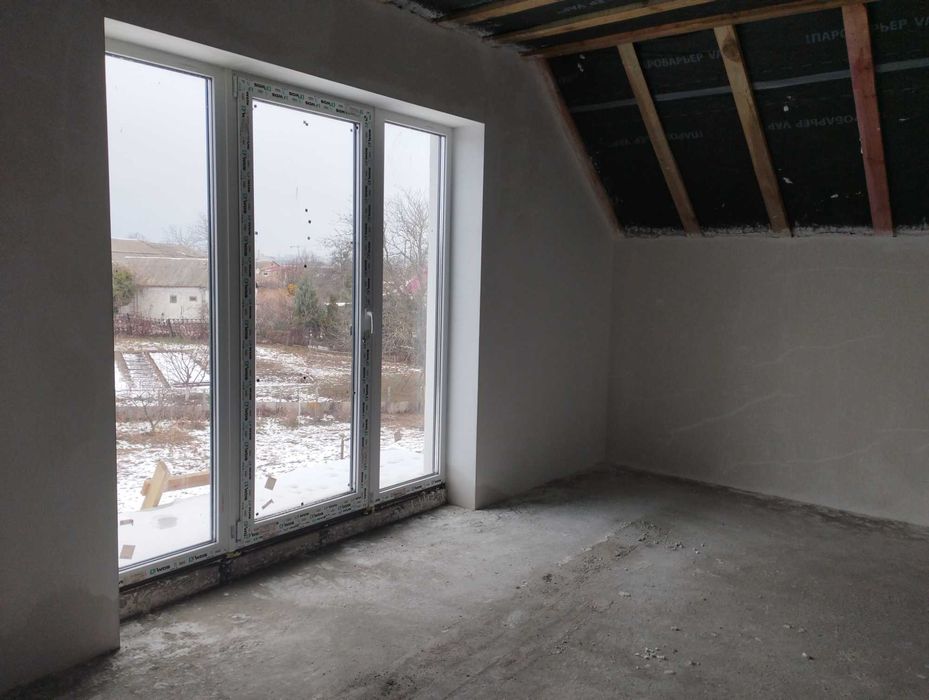 Просторий утеплений будинок в районі Заріччя