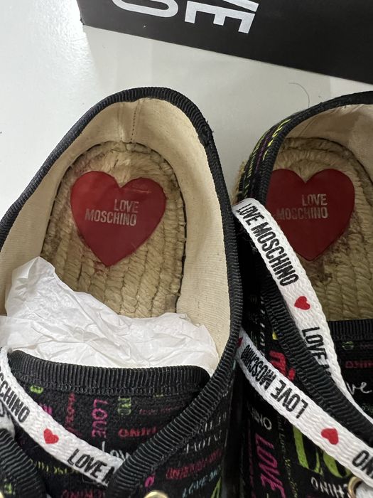 LOVE MOSCHINO взуття сліпони кеди