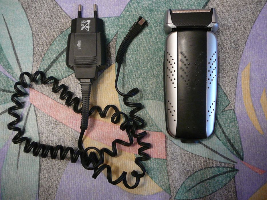 Електрична, акумуляторна бритва Braun Syncro 7765