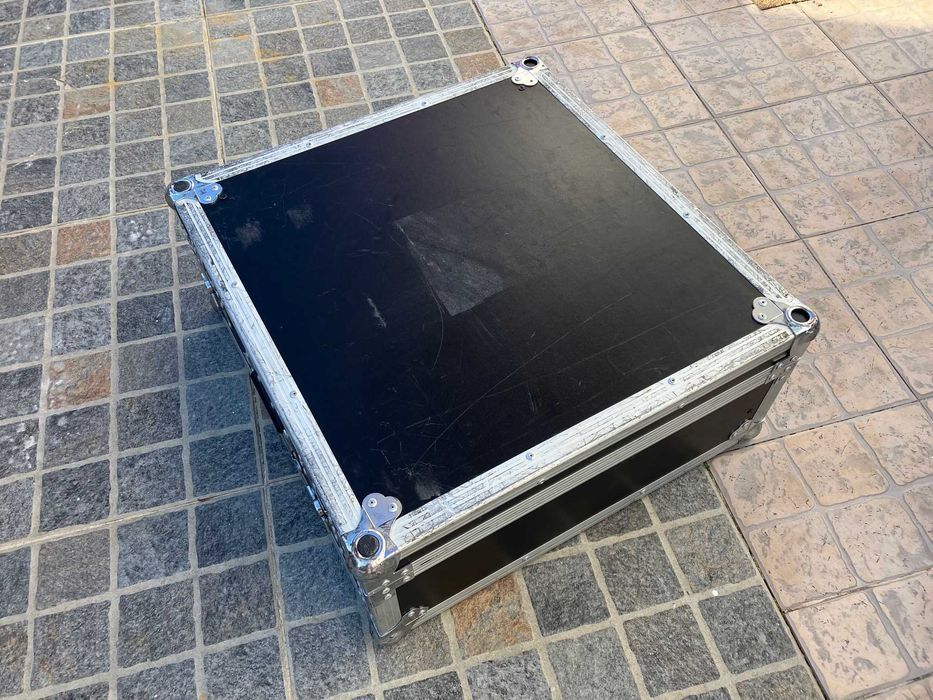 Behringer DJ Pro Flight Case with Foam Inserts Heavy Duty58 x 56 x 22 cm