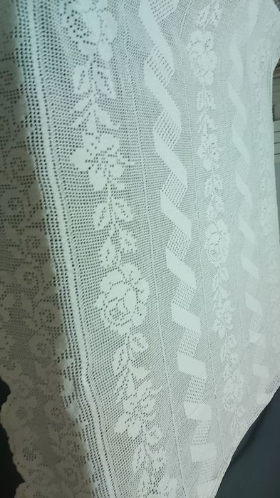 Colcha em renda feita à mão