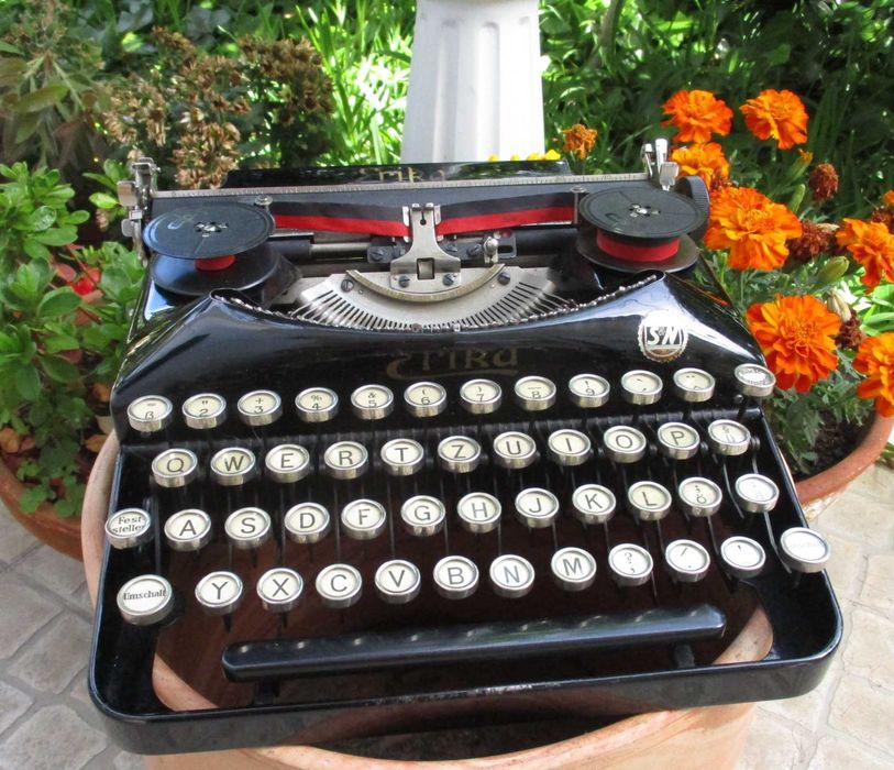 Maquina de escrever Vintage centenária