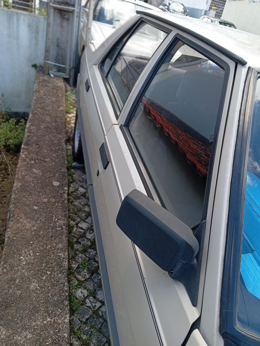 Automóvel Renault 9
