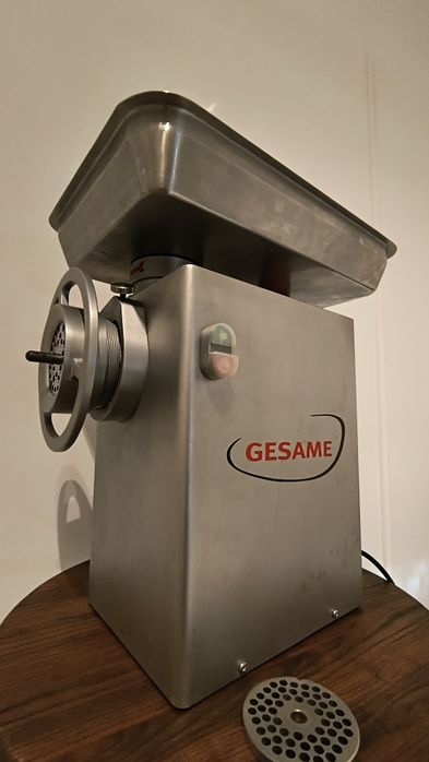 Picador de carne industrial Gesame GP-32