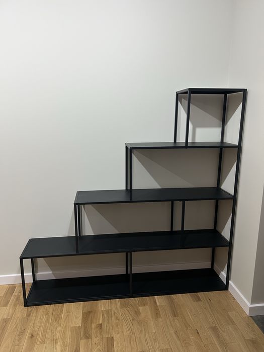 Regał metalowy czarny