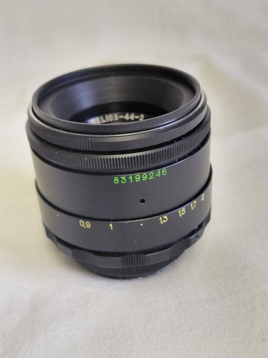 Фотоапарат Зенит- Е, об'єктив гелиос 44-2.