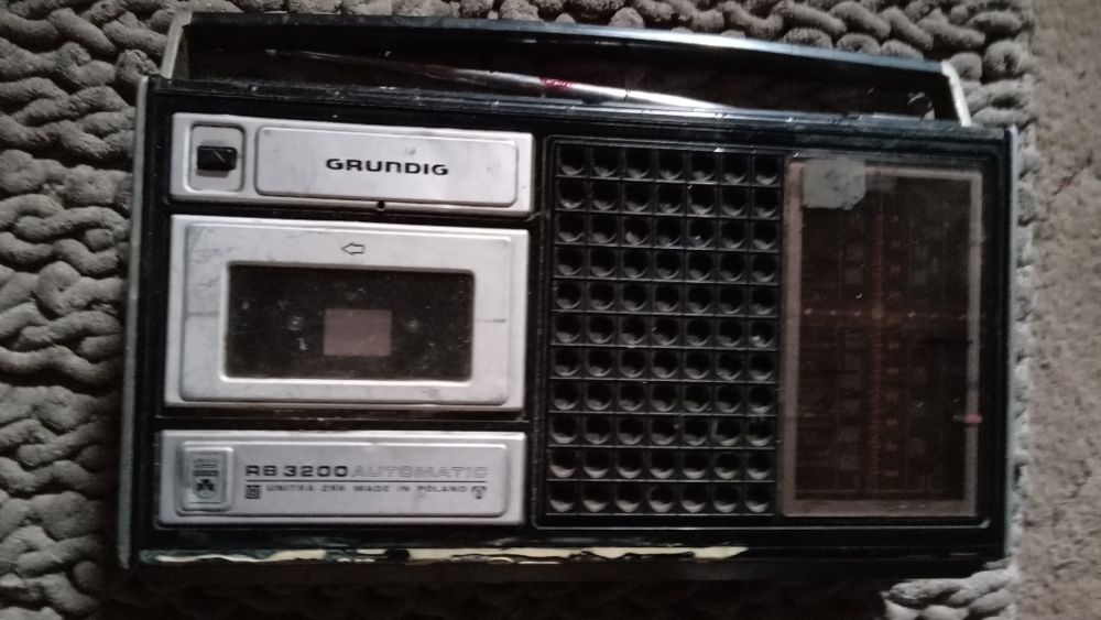 Tanio sprzedam czarne spodnie Calvin Klein, M, jak nowe, tylko 20zł.